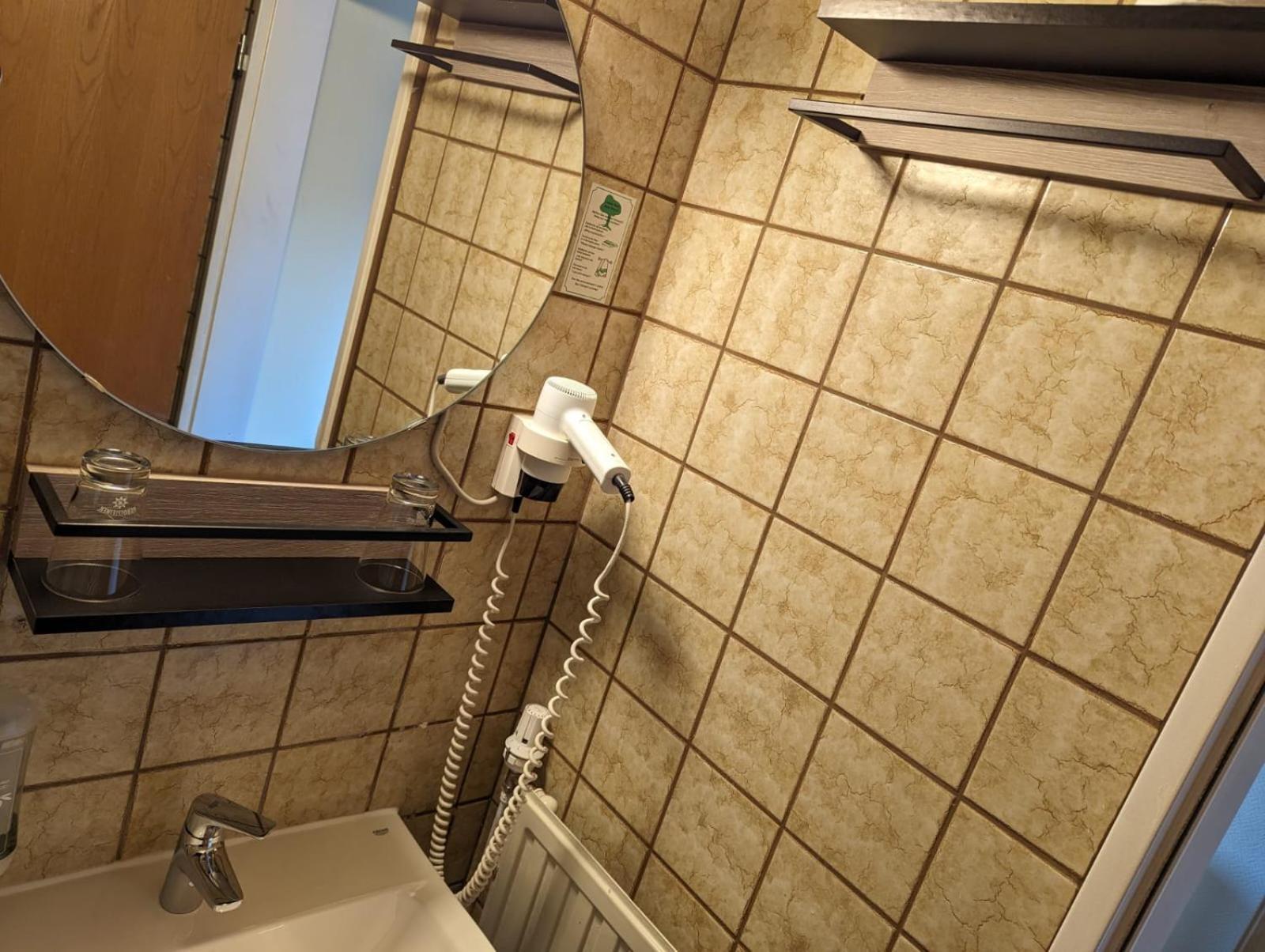 Brome Hotel-Restaurant Hubertus מראה חיצוני תמונה