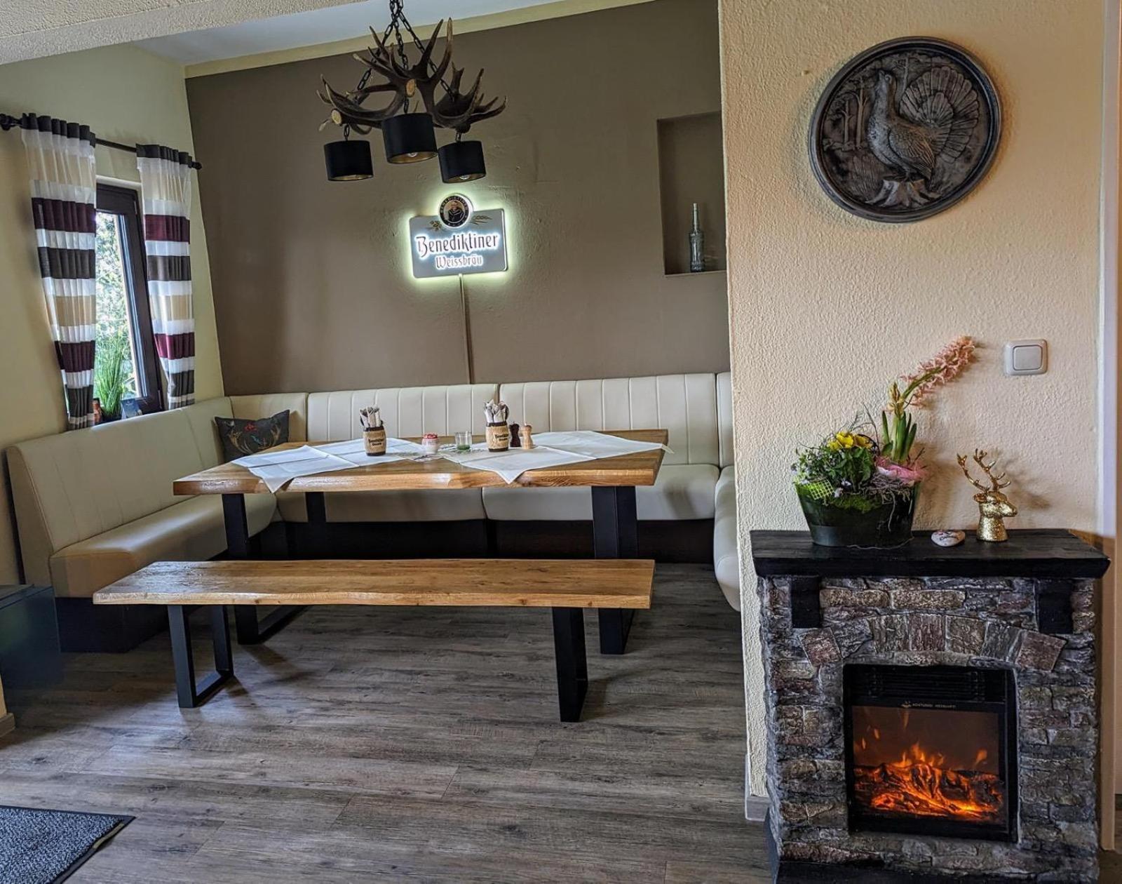 Brome Hotel-Restaurant Hubertus מראה חיצוני תמונה